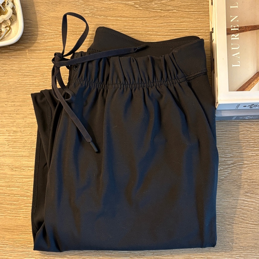 Lululemon ORIGINAL on the fly pant